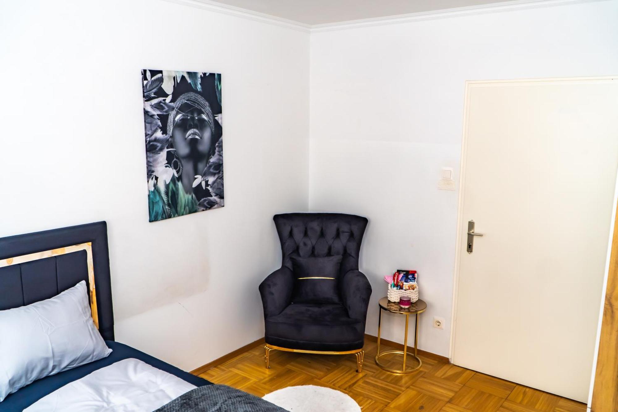 Spacious 5 Minutes To Wiener Stadthalle Appartamento Vienna