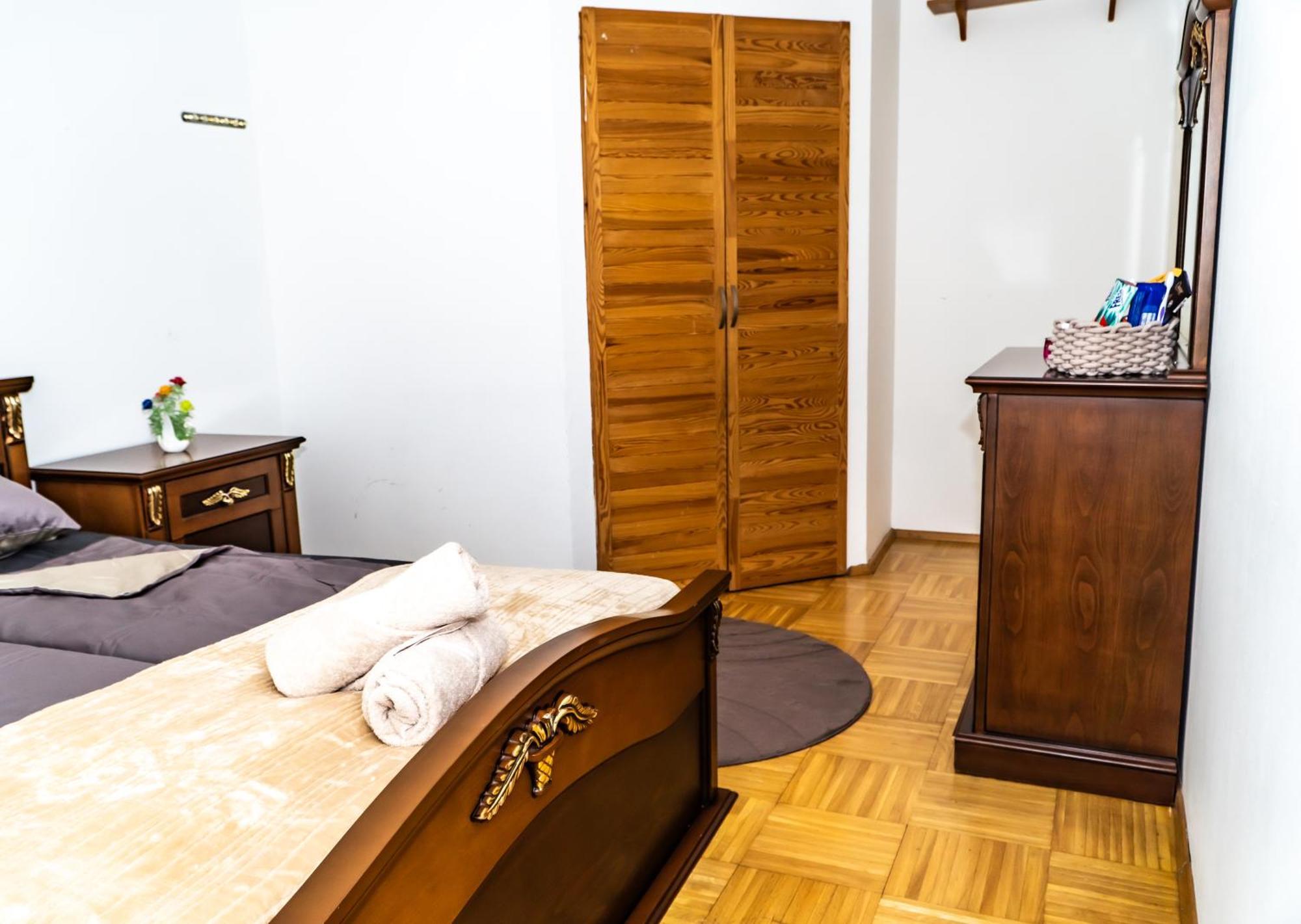 Spacious 5 Minutes To Wiener Stadthalle Apartament *