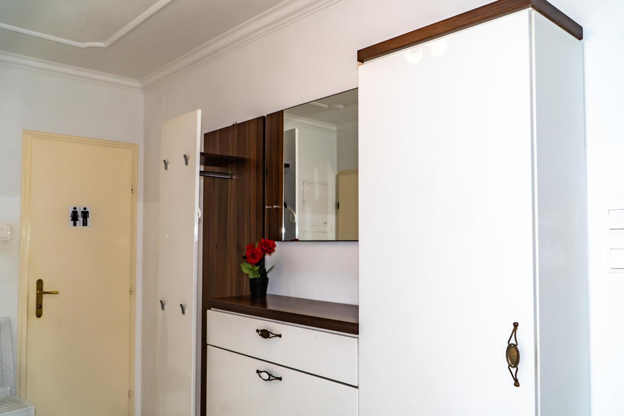 Apartament Spacious 5 Minutes To Wiener Stadthalle Wiedeń